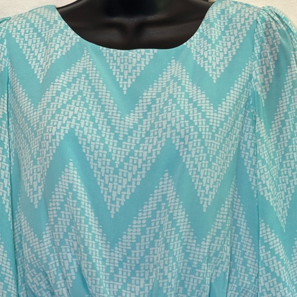 F-130 Takara Teal & White 1/2 Sleeve Hi Lo Lined MIDI Dress Size M - Picture 4 of 15